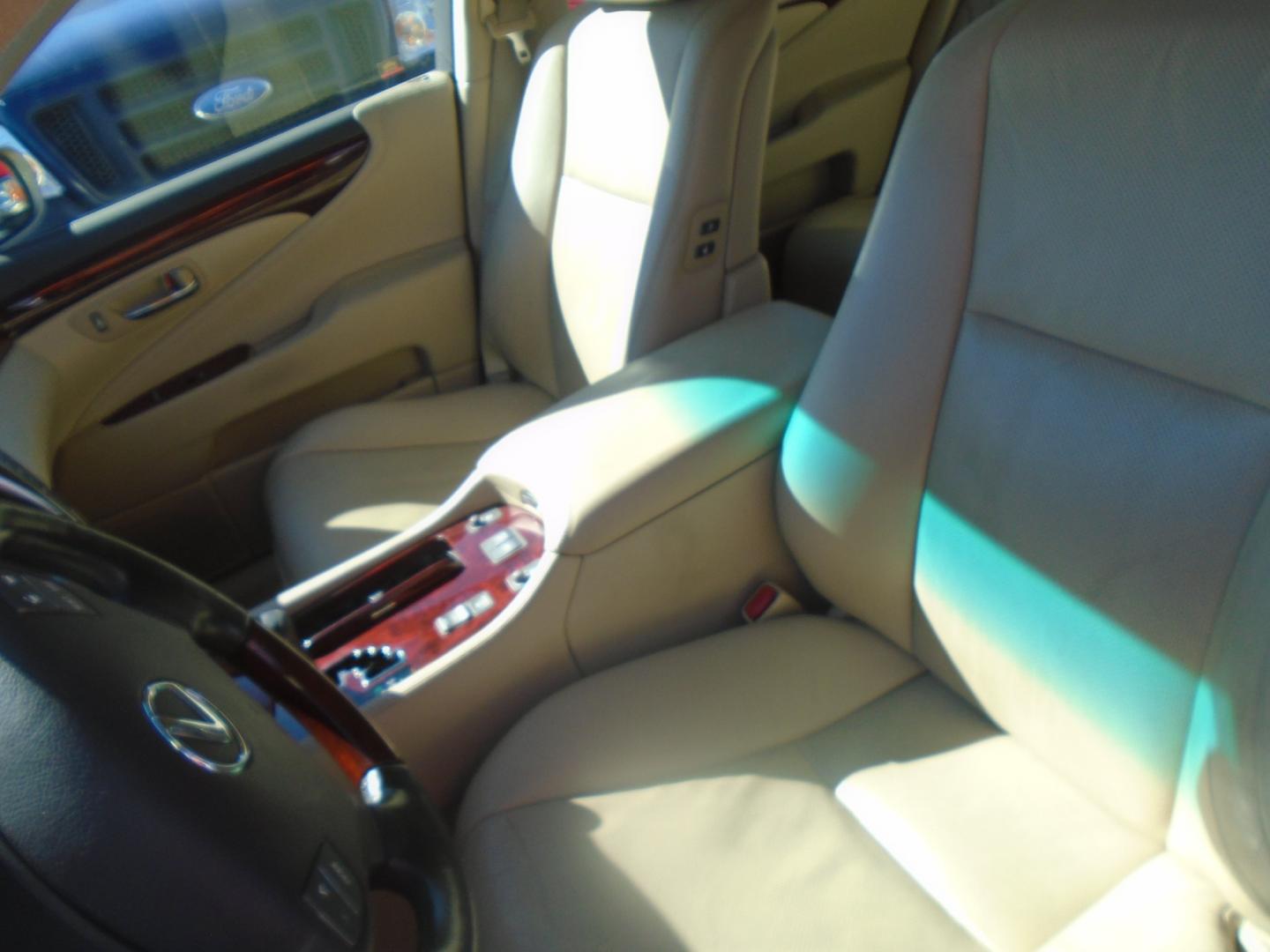 2007 Lexus LS 460 Luxury Sedan (JTHBL46F275) with an 4.6L V8 DOHC 32V engine, 8-Speed Automatic Overdrive transmission, located at 6112 N Florida Avenue, Tampa, FL, 33604, (888) 521-5131, 27.954929, -82.459534 - Photo#7